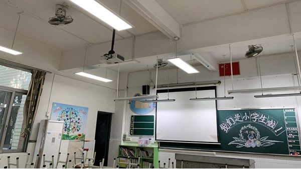 呵护学生的视力健康，教室照明需更换led护眼教室灯具